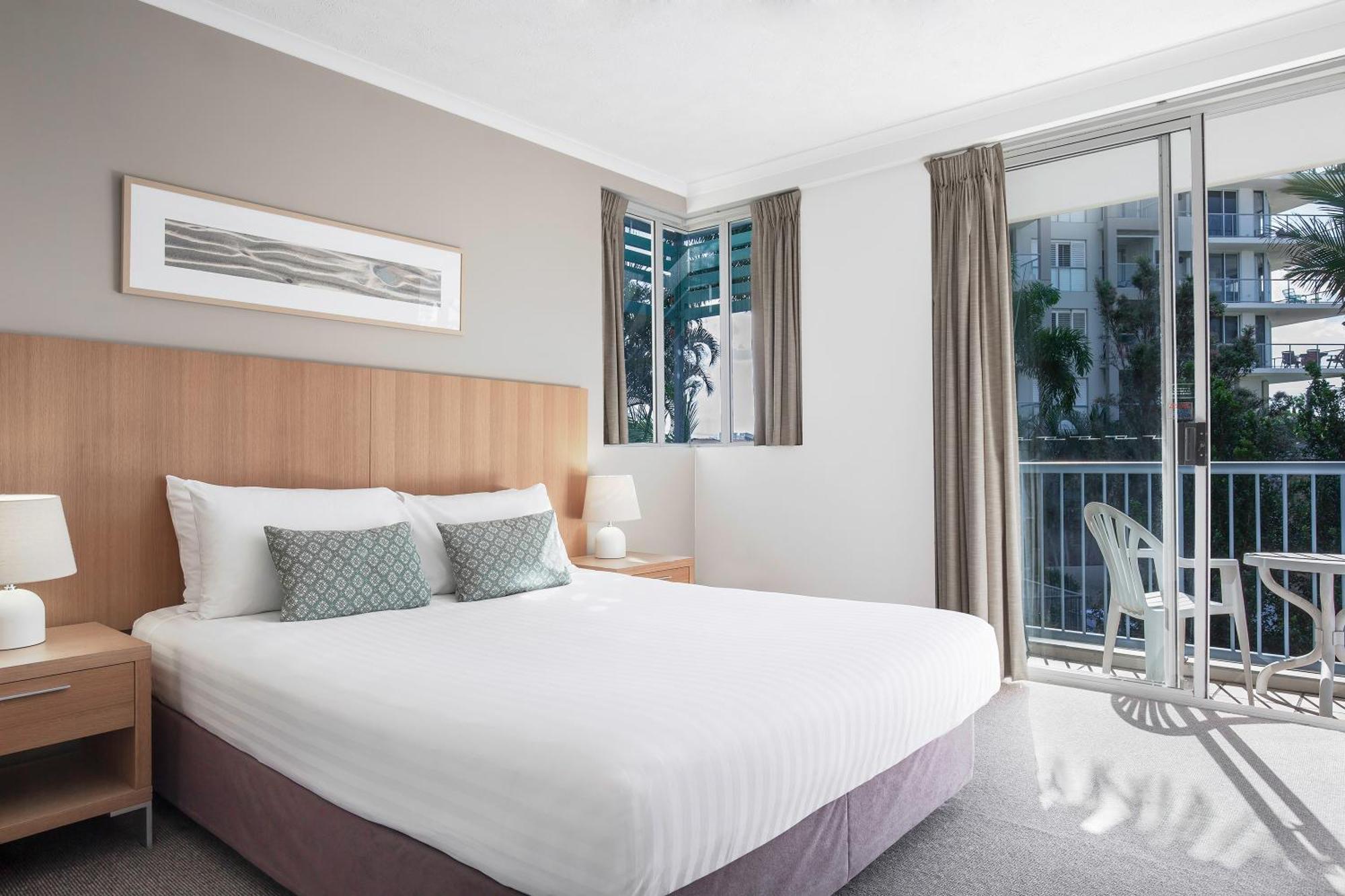 Breakfree Diamond Aparthotel 4*
